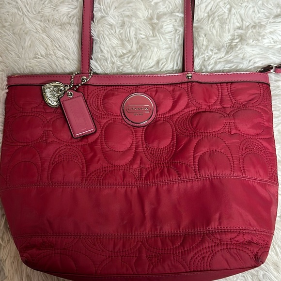 COACH WOMEN'S PINK QUILTED STITCH SIGNATURE NYLON/LEATHER TOTE/SHOULDER BAG - Picture 1 of 12
